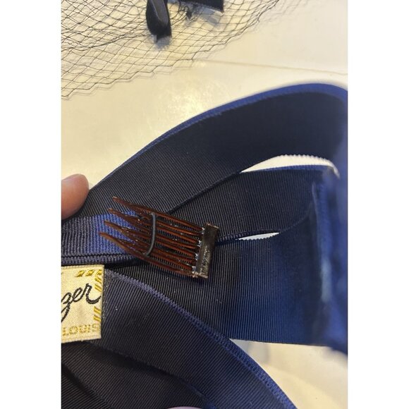 Ladies’ Hat Designed By Gertrude Menczer St Louis w/ Combs & Veil Net Navy Blue - Picture 5 of 12